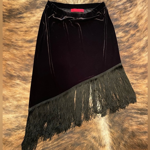 90s Fashion Brand Fringe Skirt - Picture 2 of 3